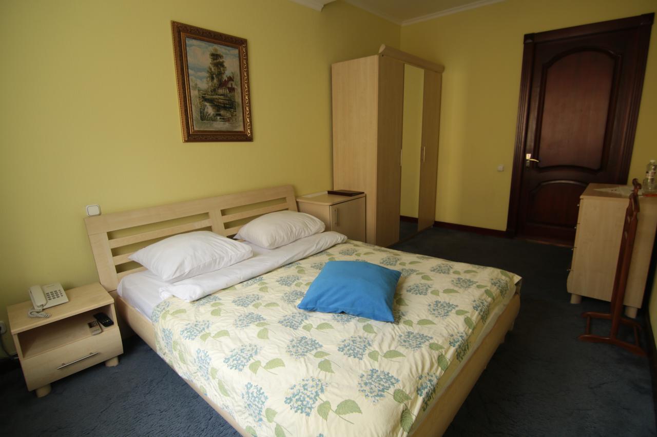 Chervona Kalina Hotel Kijev Kültér fotó