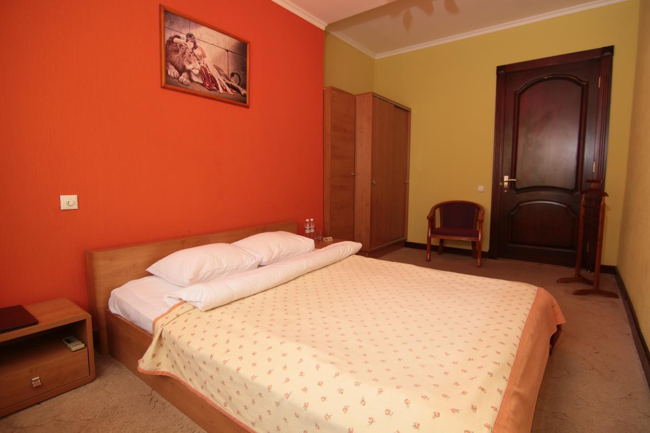 Chervona Kalina Hotel Kijev Kültér fotó